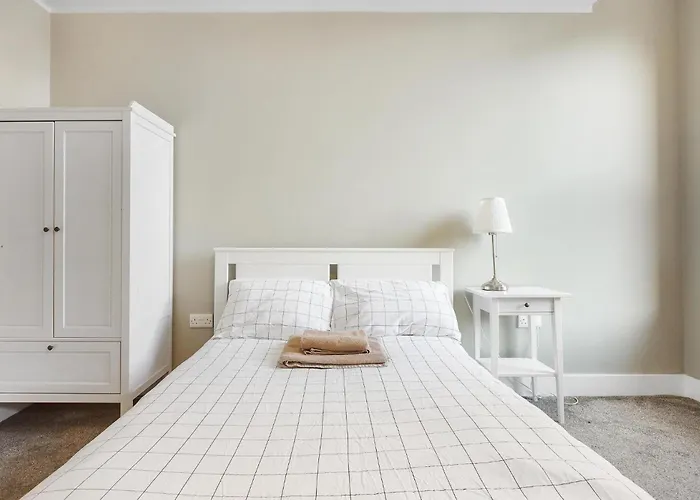 221 Clapham Road Apartments